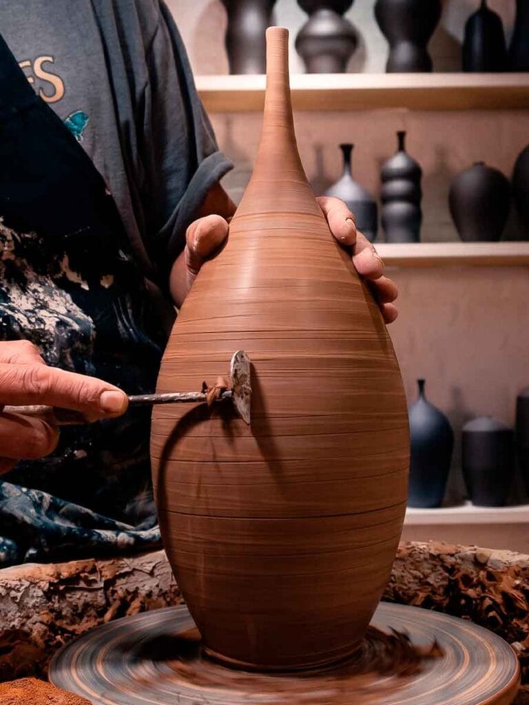 Throwing rings detail on wheel-thrown stoneware base — handmade ceramic art by Fernando Durao